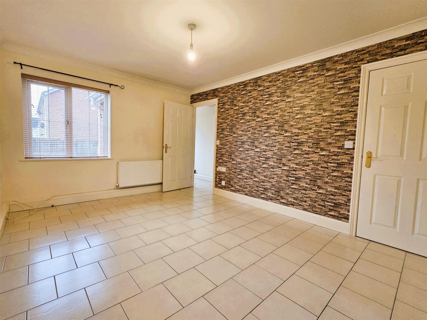 The Avenue, Llwynhendy